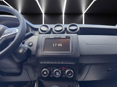 Dacia Duster 1.0 TCe 100 CV ECO-G 4x2 Prestige (16)