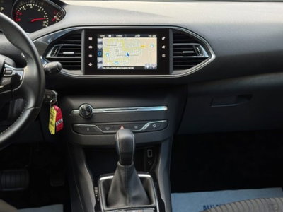 Peugeot 308 BlueHDi 120 S&S EAT6 Allure (15)