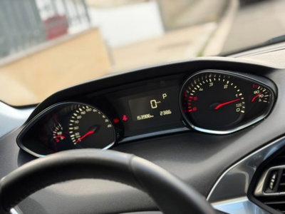 Peugeot 308 BlueHDi 120 S&S EAT6 Allure (19)