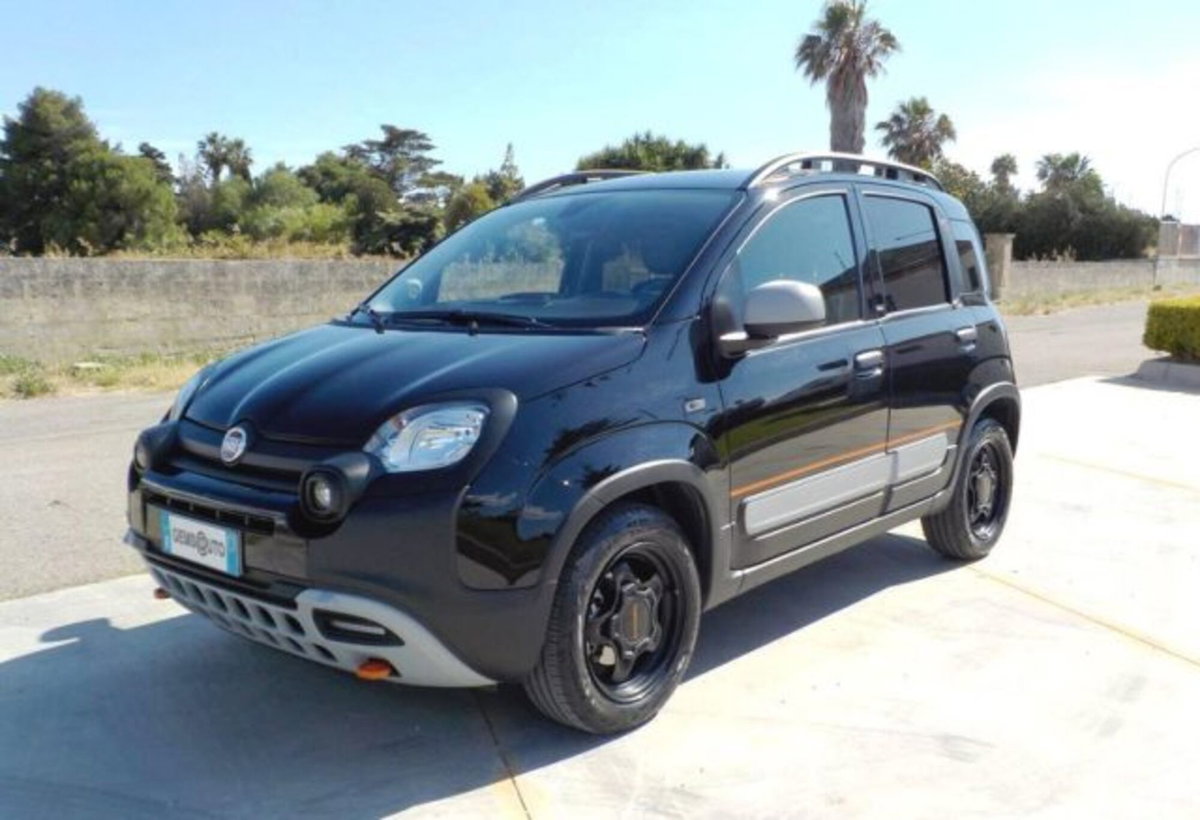 Fiat Panda Cross 1.0 firefly hybrid Cross s&s 70cv 5p.ti
