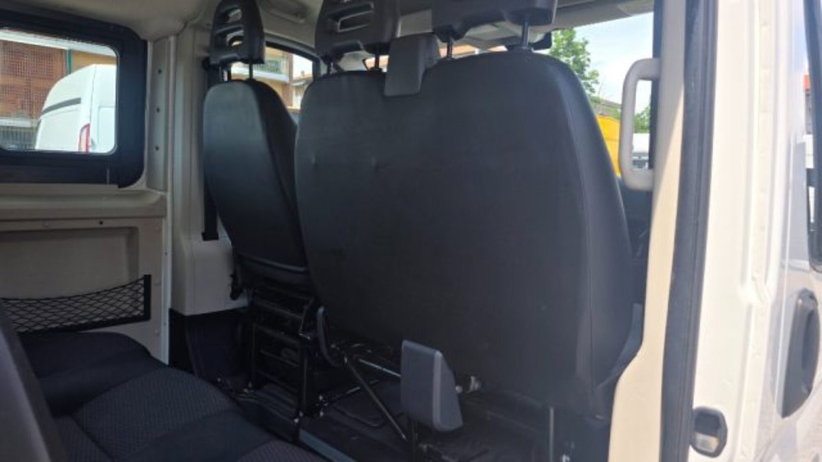Peugeot Boxer Furgone 330 2.0 BlueHDi/110CV FAP PC-TN Combi Comfort (10)