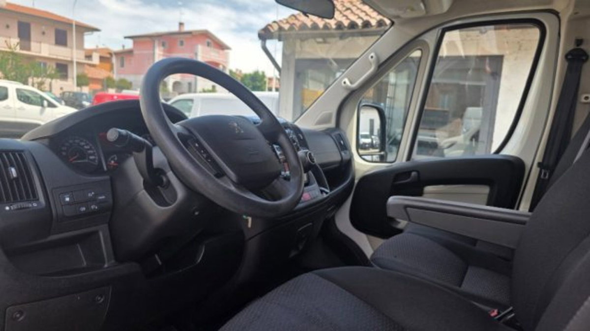 Peugeot Boxer Furgone 330 2.0 BlueHDi/110CV FAP PC-TN Combi Comfort (12)