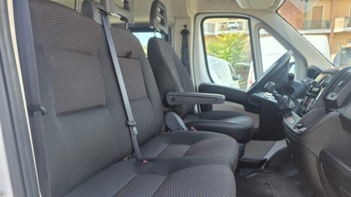 Peugeot Boxer Furgone 330 2.0 BlueHDi/110CV FAP PC-TN Combi Comfort (15)