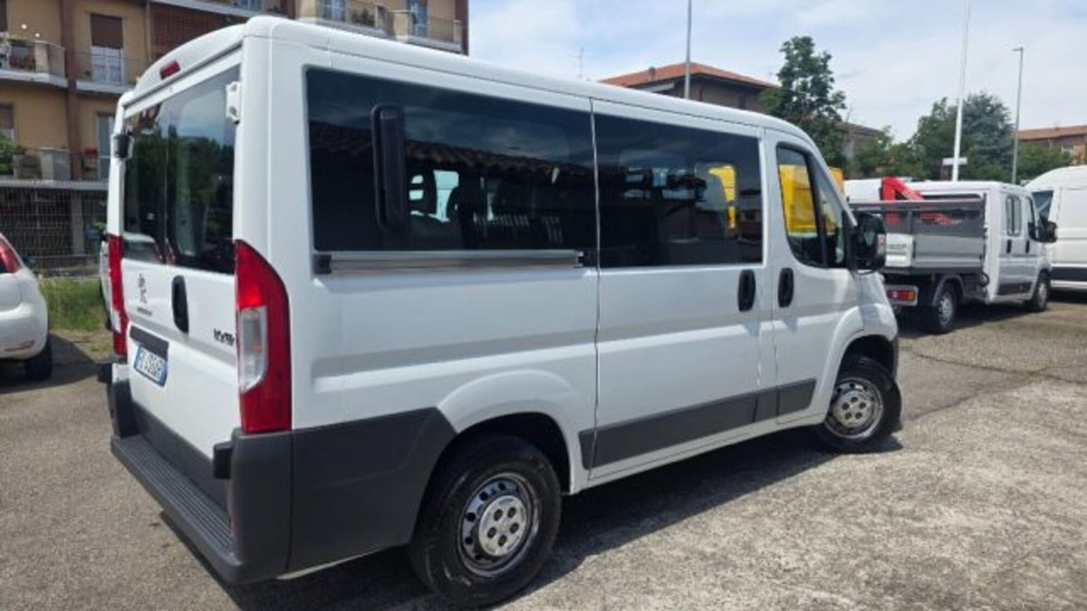 Peugeot Boxer Furgone 330 2.0 BlueHDi/110CV FAP PC-TN Combi Comfort (4)