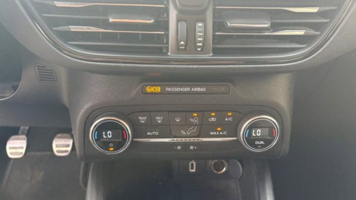 Ford Focus Station Wagon 1.0 EcoBoost 125 CV automatico SW ST-Line (16)