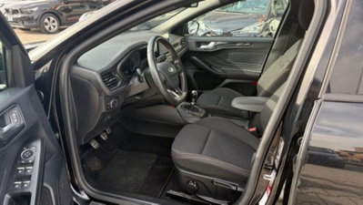 Ford Focus Station Wagon 1.0 EcoBoost 125 CV automatico SW ST-Line (7)