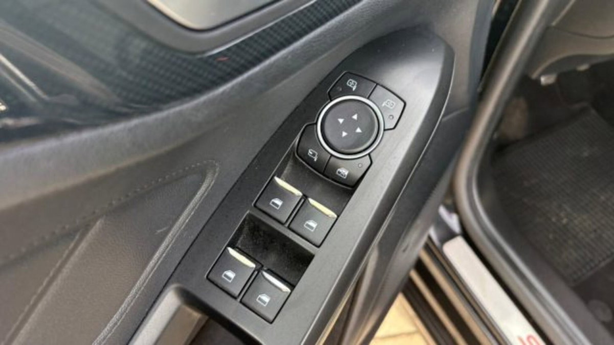 Ford Focus Station Wagon 1.0 EcoBoost 125 CV automatico SW ST-Line (9)
