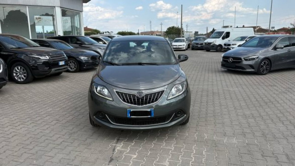 Lancia Ypsilon 1.0 FireFly 5 porte S&S Hybrid Silver Plus