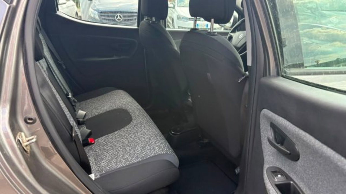 Lancia Ypsilon 1.0 FireFly 5 porte S&S Hybrid Silver Plus (12)