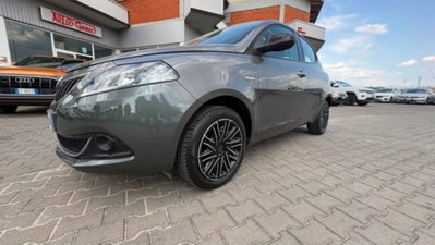 Lancia Ypsilon 1.0 FireFly 5 porte S&S Hybrid Silver Plus (14)
