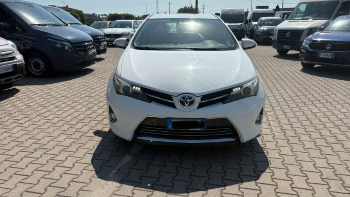 Toyota Auris 2.0 D-4D Lounge