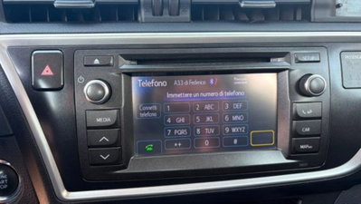 Toyota Auris 2.0 D-4D Lounge (10)