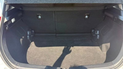 Toyota Auris 2.0 D-4D Lounge (15)
