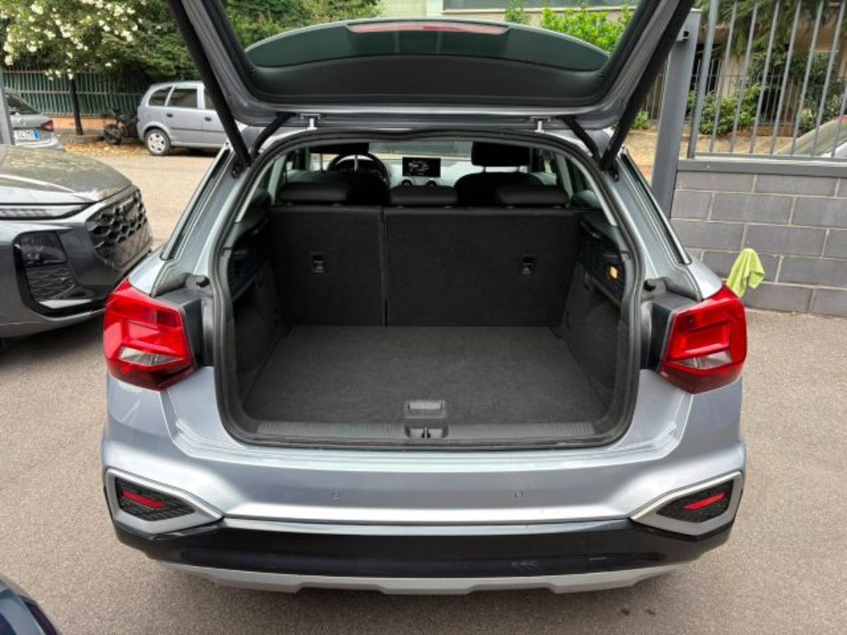 Audi Q2 Q2 35 TFSI S tronic Business (18)