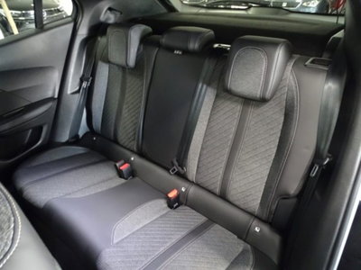 Peugeot 2008 PureTech 100 S&S Allure (12)