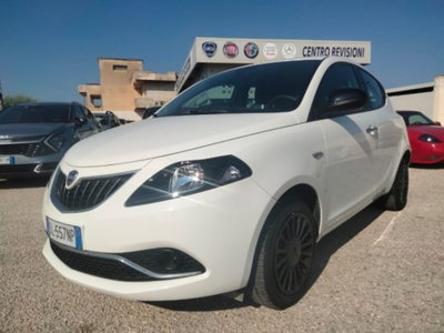 Lancia Ypsilon 1.0 FireFly 5 porte S&S Hybrid Gold Plus (2)