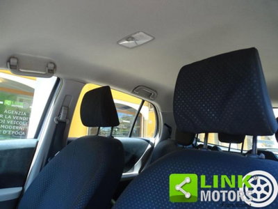 Toyota Yaris 1.3 5 porte (12)