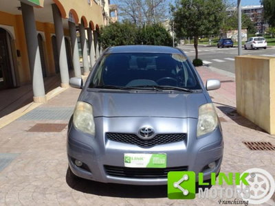 Toyota Yaris 1.3 5 porte (2)