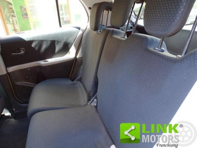 Toyota Yaris 1.3 5 porte (9)