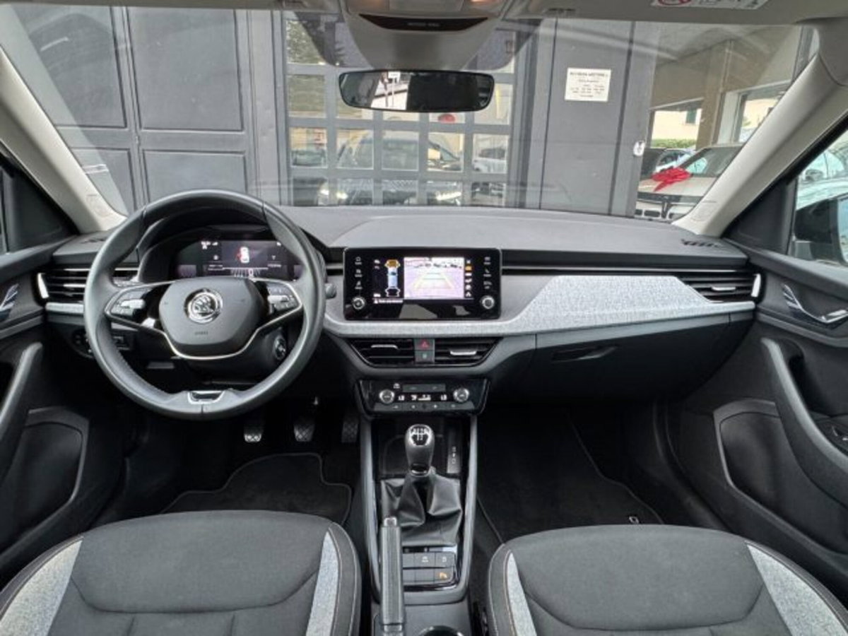 Skoda Kamiq 1.0 tsi Black Dots 95cv (10)