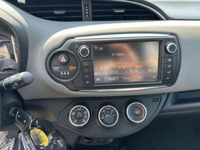 Toyota Yaris 1.0 5 porte Active (10)