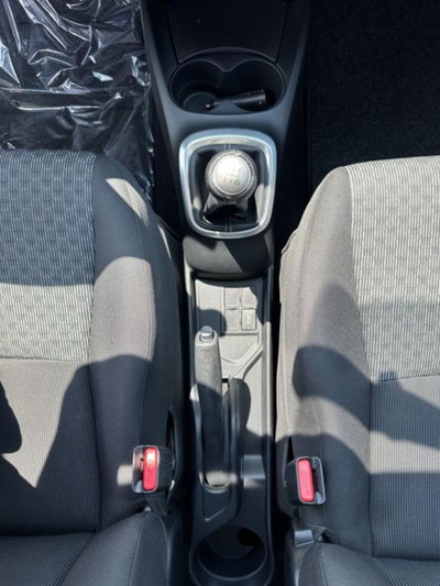 Toyota Yaris 1.0 5 porte Active (12)