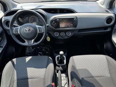 Toyota Yaris 1.0 5 porte Active (14)
