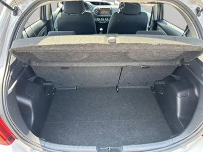 Toyota Yaris 1.0 5 porte Active (15)