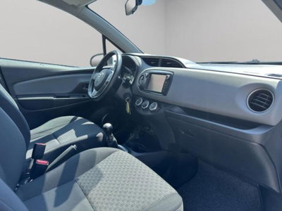 Toyota Yaris 1.0 5 porte Active (17)