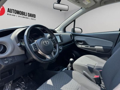 Toyota Yaris 1.0 5 porte Active (7)