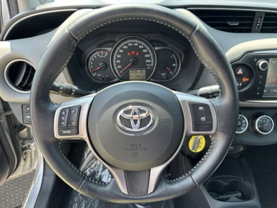 Toyota Yaris 1.0 5 porte Active (8)