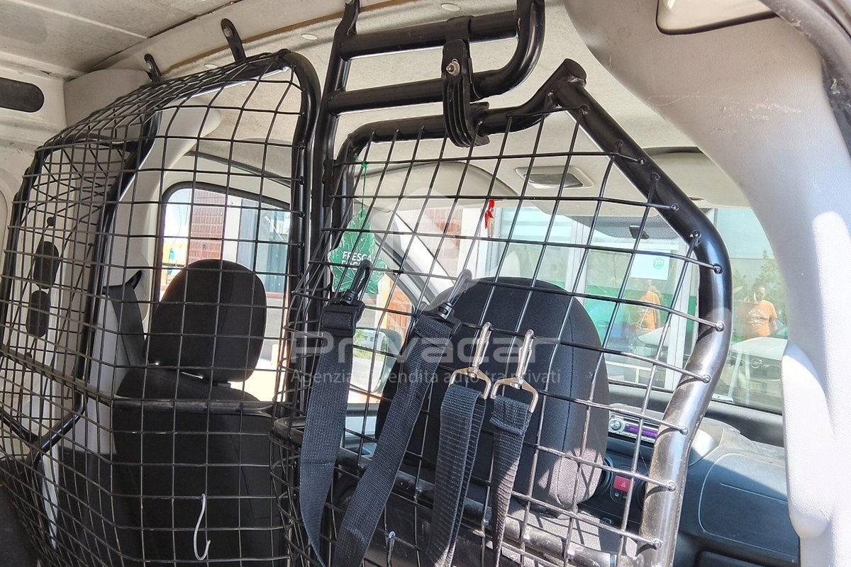 Fiat Fiorino 1.3 MJT 75CV Combi Semi SX (14)