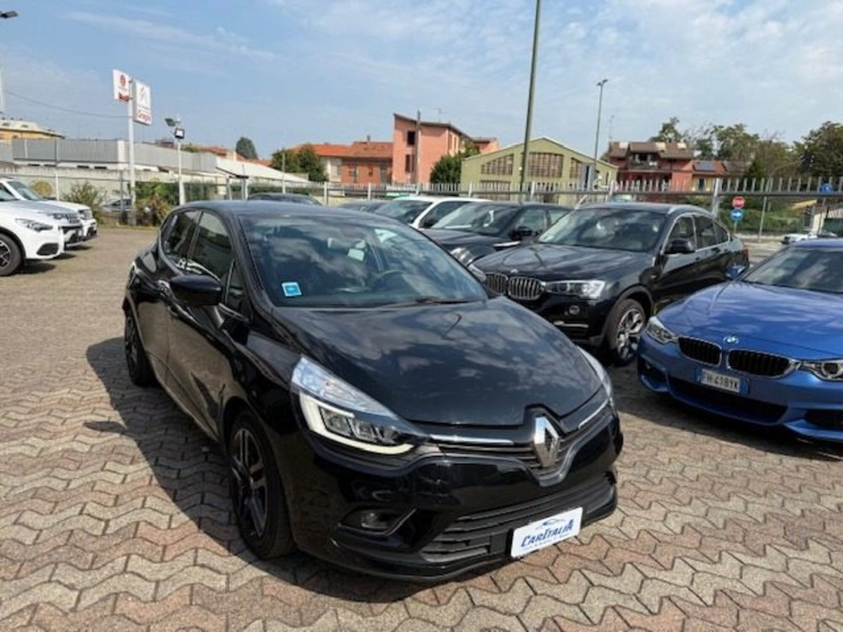 Renault Clio dCi 8V 90 CV 5 porte Moschino Intens (3)
