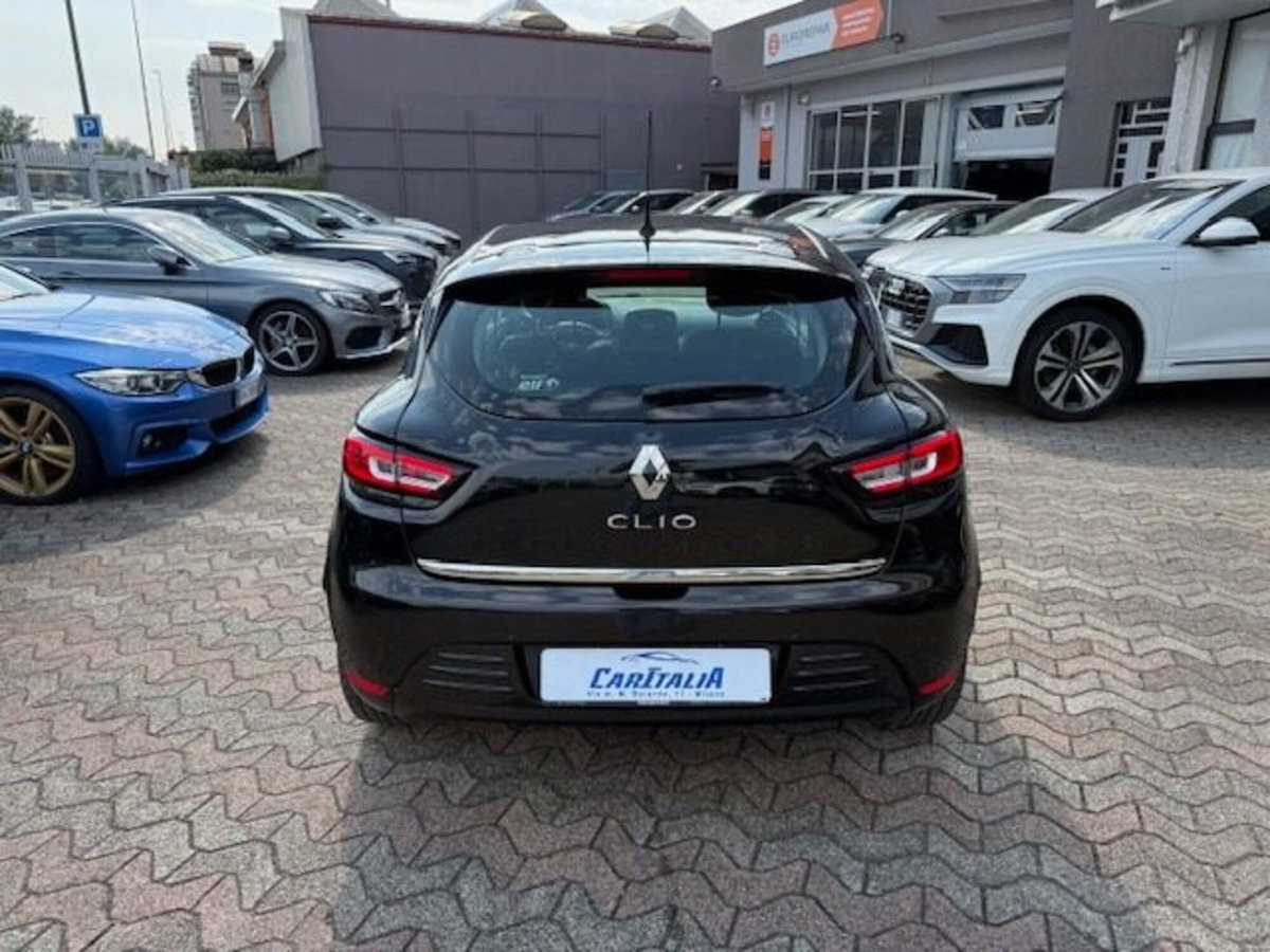 Renault Clio dCi 8V 90 CV 5 porte Moschino Intens (6)