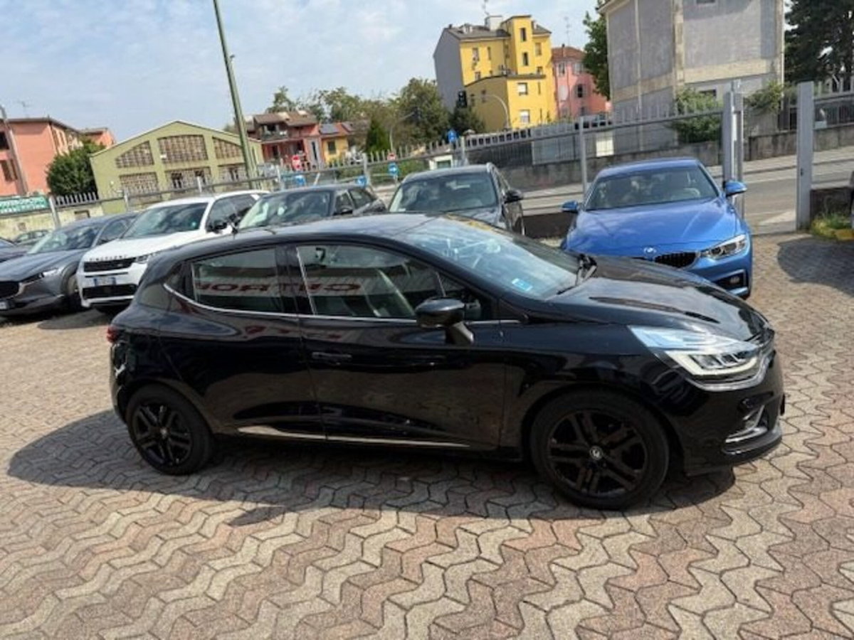 Renault Clio dCi 8V 90 CV 5 porte Moschino Intens (8)