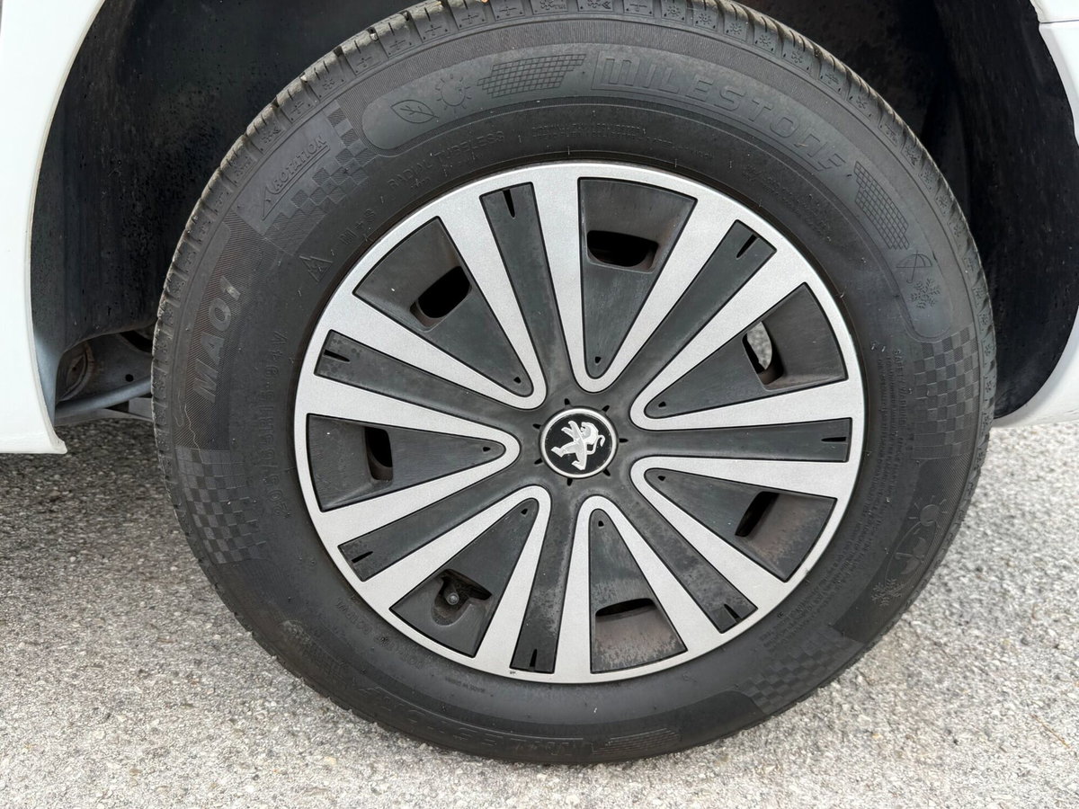 Peugeot Partner BlueHDi 100 Outdoor (16)