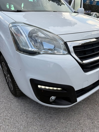 Peugeot Partner BlueHDi 100 Outdoor (18)