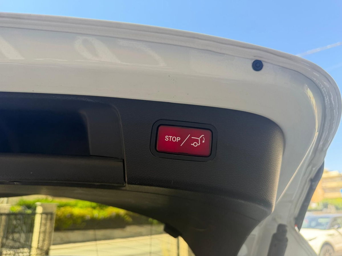 Mercedes-Benz GLA SUV 200 d Premium (11)