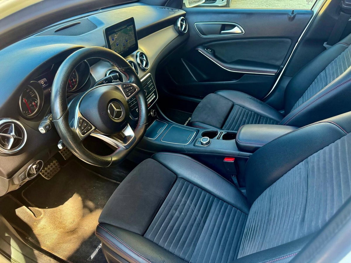 Mercedes-Benz GLA SUV 200 d Premium (14)