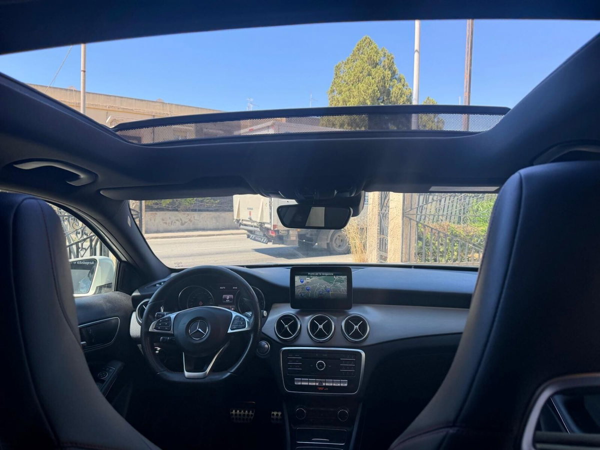 Mercedes-Benz GLA SUV 200 d Premium (9)