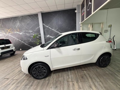 Lancia Ypsilon 1.0 FireFly 5 porte S&S Hybrid Gold Plus usata