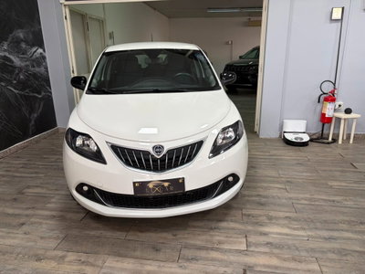 Lancia Ypsilon 1.0 FireFly 5 porte S&S Hybrid Gold Plus (2)