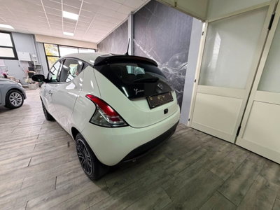 Lancia Ypsilon 1.0 FireFly 5 porte S&S Hybrid Gold Plus (3)