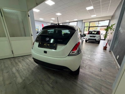 Lancia Ypsilon 1.0 FireFly 5 porte S&S Hybrid Gold Plus (4)