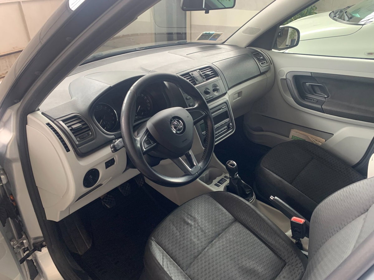 Skoda Roomster TDI CR 90CV Ambition (5)
