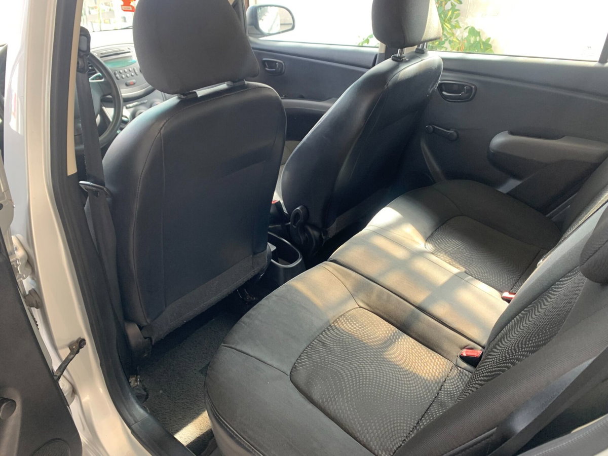Hyundai i10 1.1 12V Classic (5)