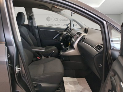 Toyota Verso 2.0 D Active 7 posti (16)