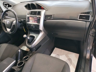 Toyota Verso 2.0 D Active 7 posti (17)