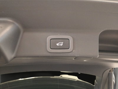 Jaguar F-Pace 2.0 D 180 CV AWD Prestige (9)