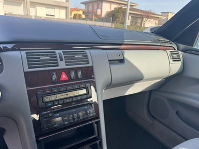 Mercedes-Benz Classe E 200 cat Avantgarde (16)